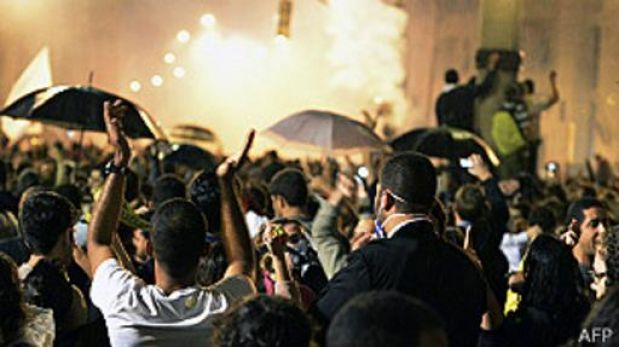 Brasil: manifestantes interrumpen visita de FIFA a estadio mundialista