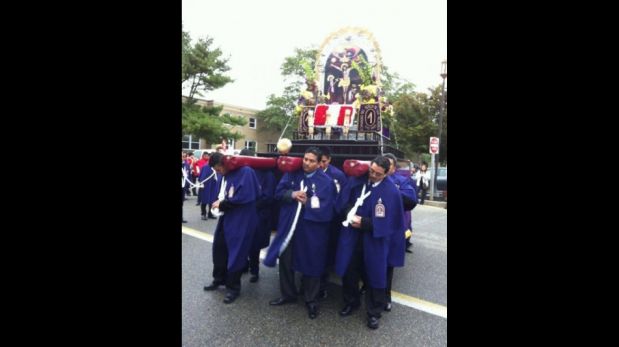 Así vivieron los peruanos en el extranjero la procesión del Señor de los Milagros [FOTOS]