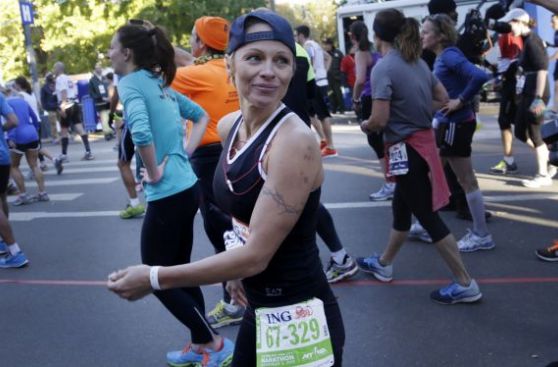 Pamela Anderson corrió maratón de Nueva York para ayudar a Haití