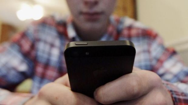 Uso excesivo de smartphones puede provocar ansiedad y estrés en adolescentes