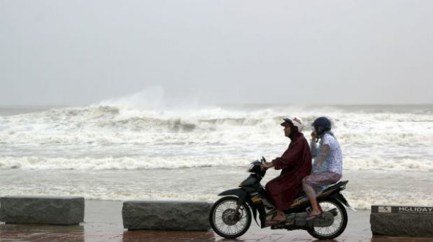China declara alerta roja luego de que tifón Haiyan sacudiera la zona sur