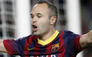 Iniesta no acepta 12 millones de euros para renovar con Barcelona
