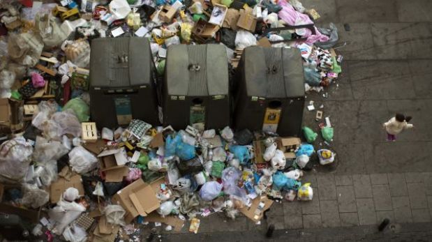 Madrid se acerca a alerta sanitaria: calles se inundan de basura tras ocho días de huelga de barrenderos [FOTOS]