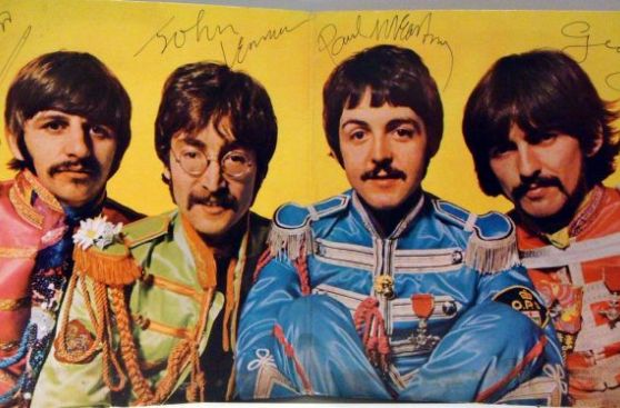 Español ofrece el ‘Sgt. Pepper´s’ firmado por 'The Beatles' a cambio de trabajo