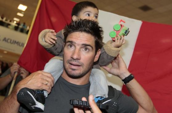 Peruano Piccolo Clemente, campeón mundial de longboard, arribó a Lima