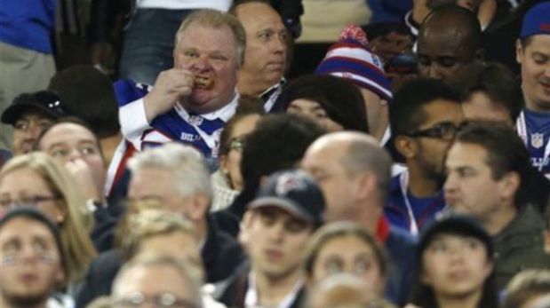 Alcalde de Toronto le quitó el asiento a un asistente en un partido de fútbol americano
