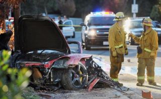 Muerte de Paul Walker: piden a fans no quemar llantas en lugar de tragedia