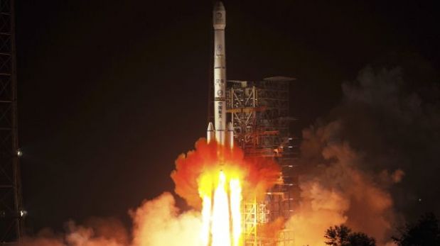 La misión espacial china "Chang E 3" entró en la órbita lunar