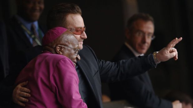 Bono, Charlize Theron y Naomi Campbell se despidieron de Nelson Mandela [FOTOS]