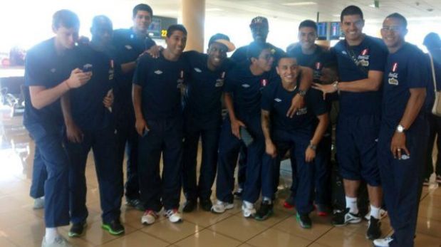 Selección peruana partió hoy a España para amistoso ante el País Vasco
