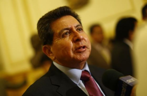 Hay persecución política contra Toledo, dice congresista León
