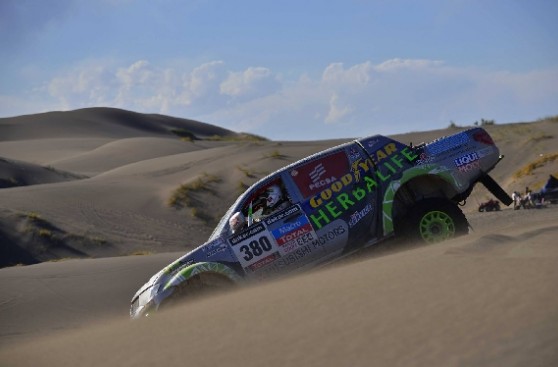 Dakar 2014: Alta Ruta abandonó por llegar ocho minutos tarde