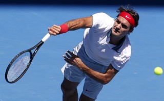 Roger Federer gana y marca récord en Australia