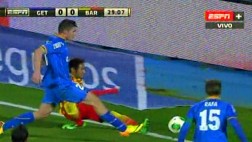 Neymar se lesionó en esta jugada y preocupa a todo Brasil
