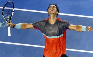Nadal arrasó con Monfils y clasificó a octavos en Australia
