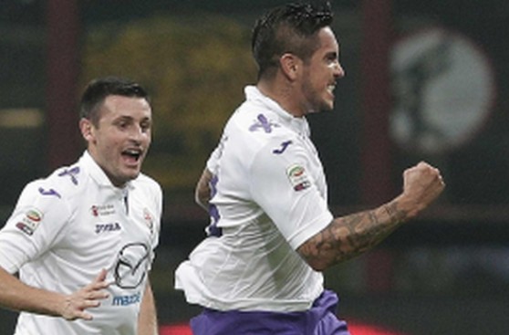 Fiorentina con Juan Vargas goleó 3-0 al Catania en la Serie A