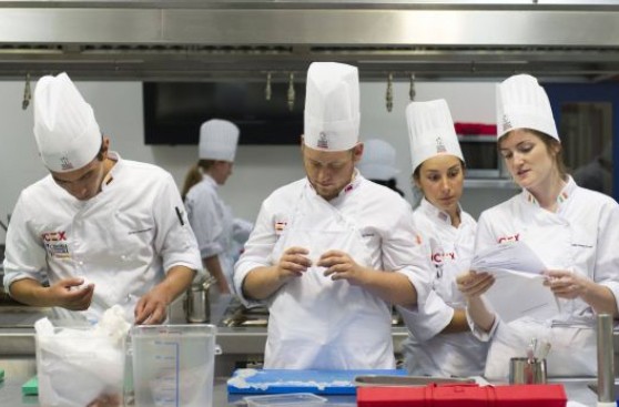 España lanza programa para formar jóvenes cocineros extranjeros