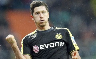 Dortmund goleó al Bremen con dos tantos de Robert Lewandowski