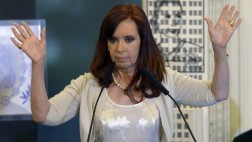 Fernández pide unidad para que "no saqueen a los argentinos"