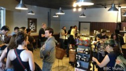 Una parodia de Starbucks causa furor en Los Ángeles
