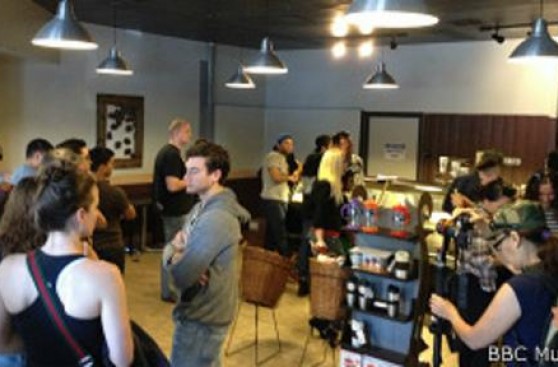 Una parodia de Starbucks causa furor en Los Ángeles