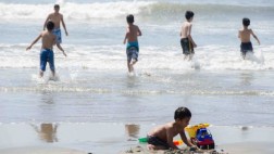 Cierran dos playas por riesgo para la salud pública