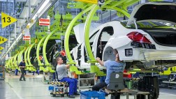 Economía de EE.UU. aún está débil: Pedidos a fábricas cayeron