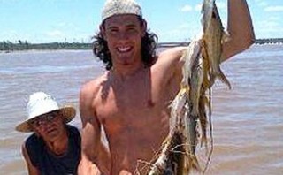 Cavani, el crack que cuando no juega al fútbol está pescando