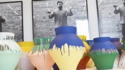 Artista dominicano rompió a propósito jarrón de US$1 millón