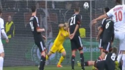 Zlatan le marcó este golazo al Leverkusen en triunfo del PSG