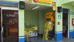 Ladrones robaron dinero arrancando un cajero