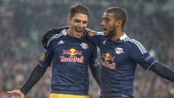 Salzburgo goleó 3-0 al Ajax con este golazo de Soriano