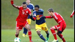 Yordy Reyna le anotó un gol al Bayern Múnich II en amistoso