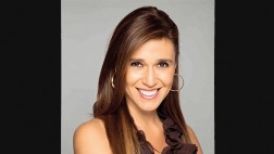 Verónica Linares: "Frente al espejo del baño de mujeres"