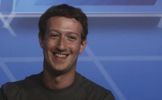 Zuckerberg dice que Facebook dejará de comprar "por un tiempo"