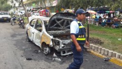 Dueño de auto quemado en Ate niega supuesta extorsión