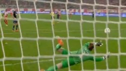 Mira el golazo que Campbell le anotó al Manchester en Champions