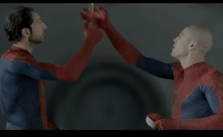 Futbolistas españoles mostraron habilidades al estilo Spiderman