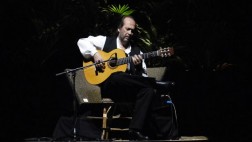 PERFIL: Paco de Lucía, el genio de la guitarra flamenca