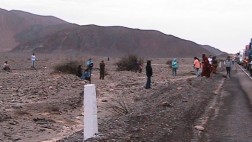 Viajeros caminaron por pampas de Nasca debido a un bloqueo