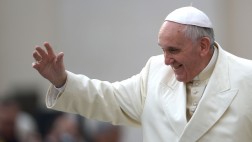 Papa Francisco pide acompañar y no condenar a parejas separadas