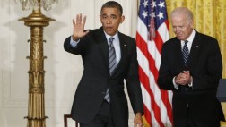 Obama y Biden trotan por la primera dama en la Casa Blanca