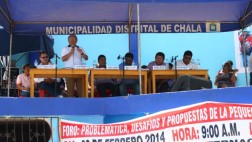 Congresista 'Comeoro' se reúne con mineros de Chala y Nasca