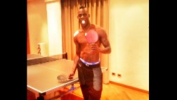 Balotelli vuelve a encender polémica con fotos en su Twitter