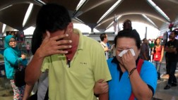 Accidente aéreo en Malasia: EE.UU. envía destructor y avión