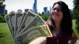 ¿Tiene efecto el dinero sobre la felicidad de las personas?