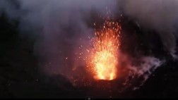 Drone grabó el instante mismo en que volcán entró en erupción