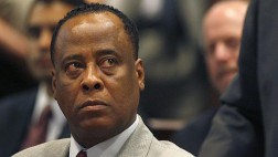 Médico acusado de homicidio de Michael Jackson ejerce de nuevo