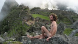 Nudistas en Machu Picchu: ¿Cómo intervendrán los consulados?