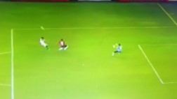 ¿Displicente? Alexi Gómez falló esta ocasión de gol para la ‘U’